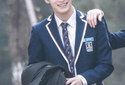 爆料男偶像接吻视频